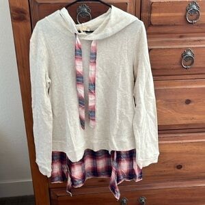 Hem & Thread Women’s Cream Sweatshirt With Flannel Accents and Hood NWT